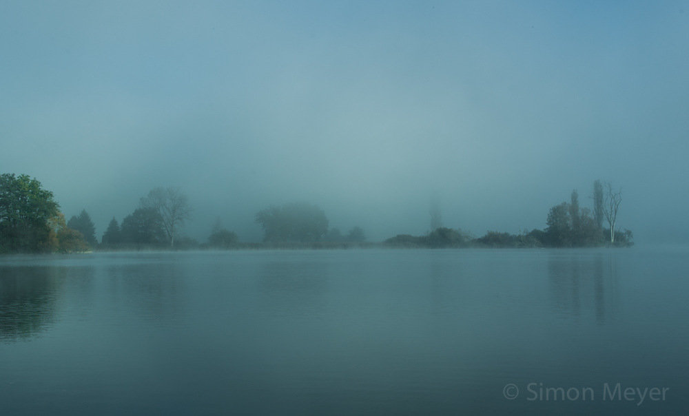 Baldeggersee im Morgennebel