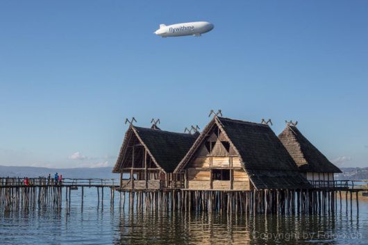 Zeppelin und Pfahlbauten